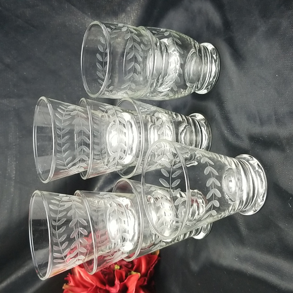 Laurel Wreath Leaf Etch Cocktail Glasses - Picture 10 of 13